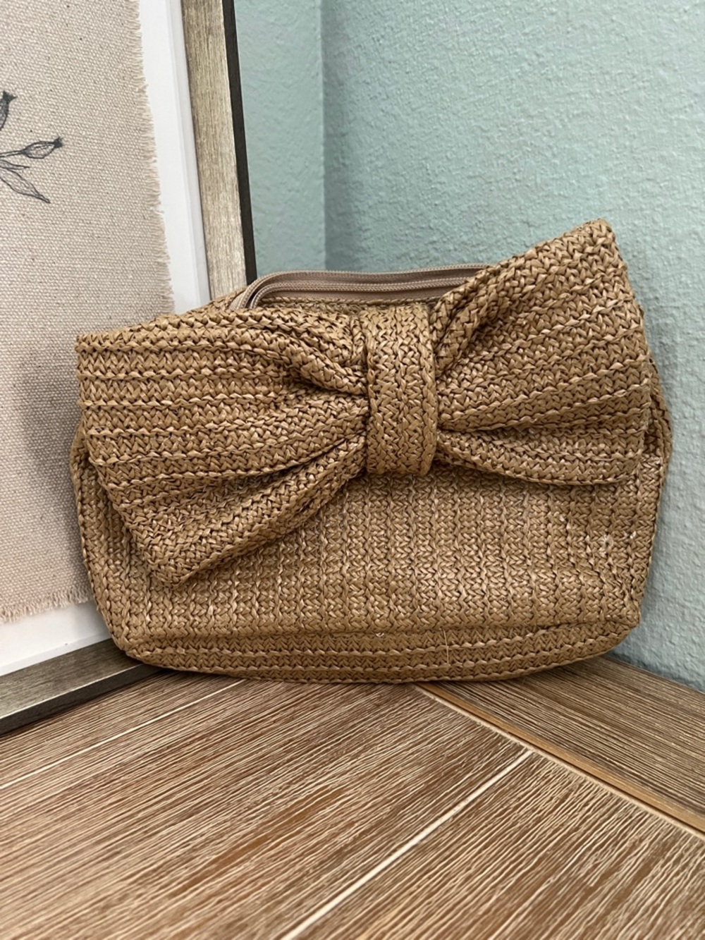 Woven Straw Bow Clutch - Natural